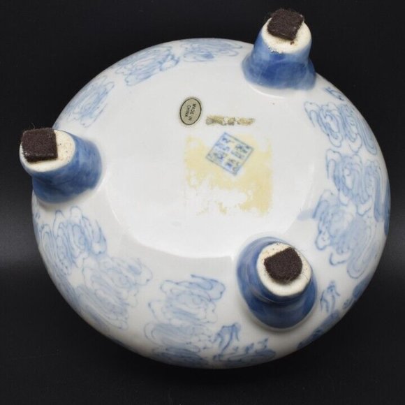 Vintage Blue and White 2 Dragons Porcelain Tripod Bowl - Picture 7 of 8